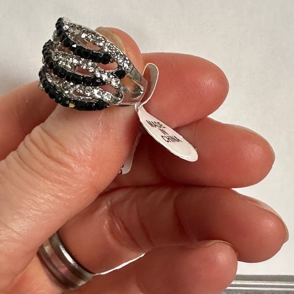Sparkly Cocktail Ring in Black and White - Picture 2 of 5
